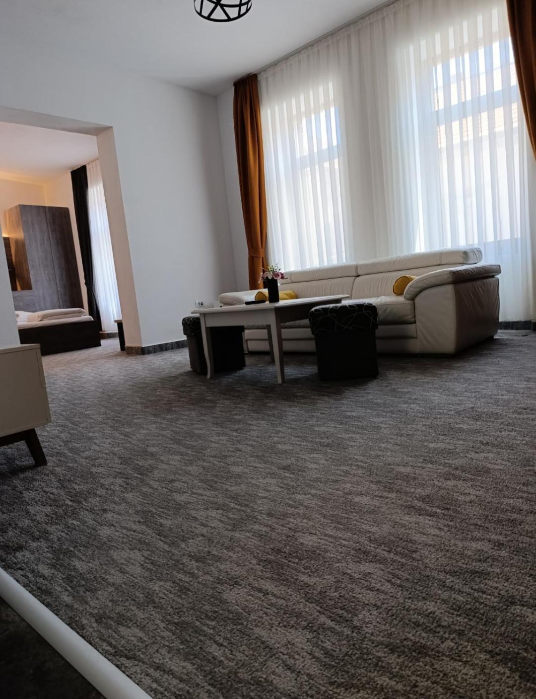 Apartament Ultracentral Oradea Exterior foto